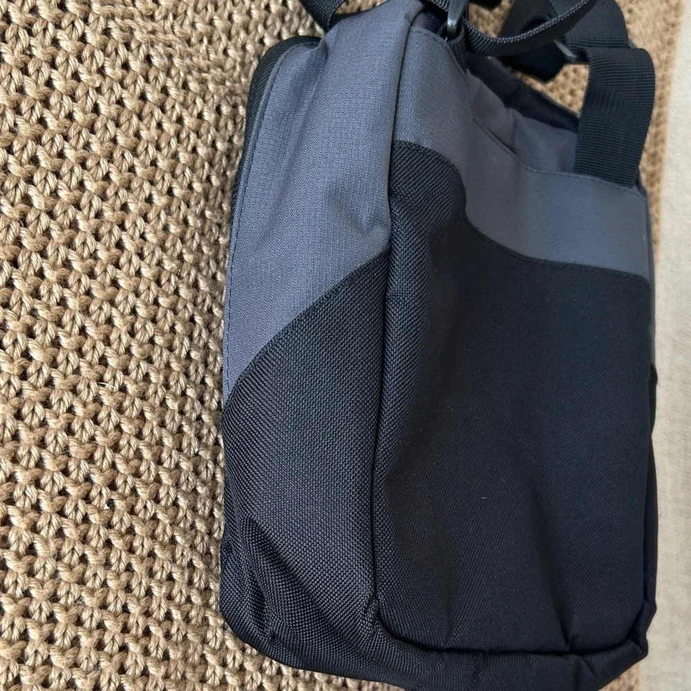 Nike Black and Gray Men's Messenger Bag